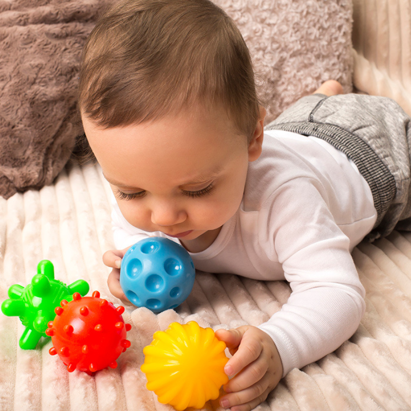 Sensoriniai kamuoliukai 0+ TULLO 4 vnt.